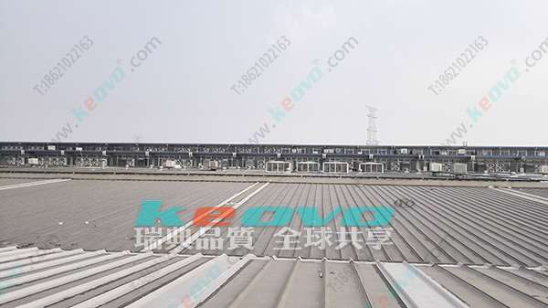 大型工廠安裝負壓排風(fēng)扇